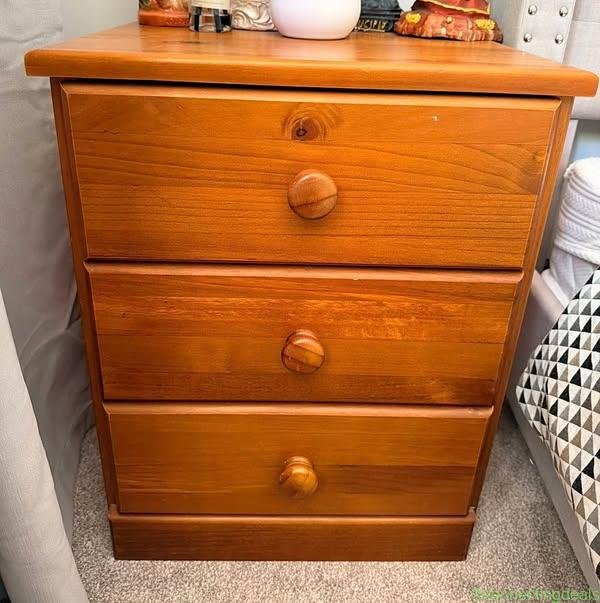 2x Bedside Table