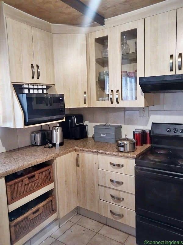 3 bedroom house in spruitview