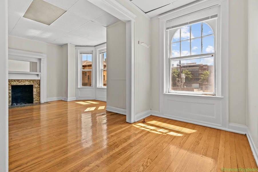 3 Beds 1 Bath – Apartment