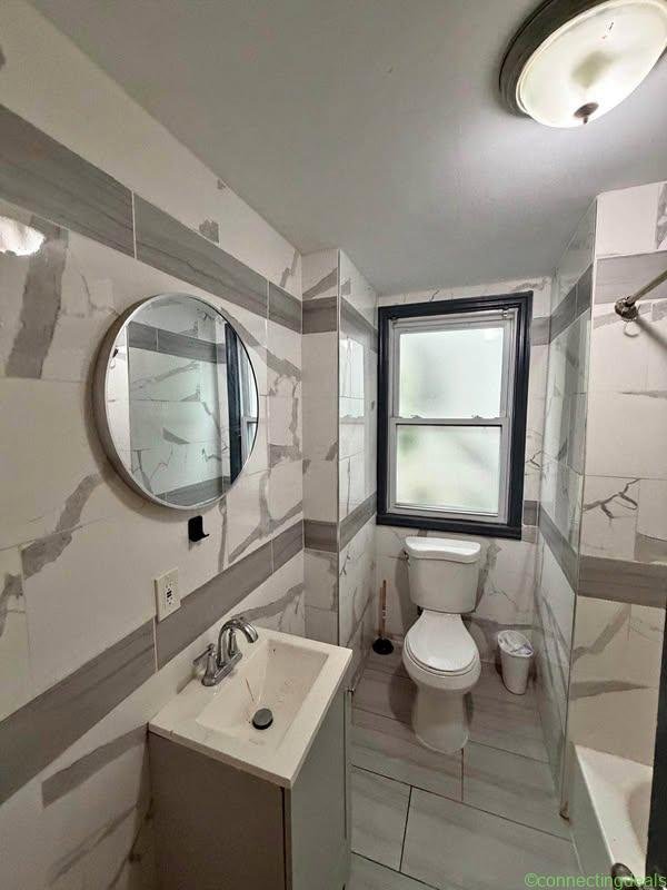 3 Beds 1 Bath – Apartment