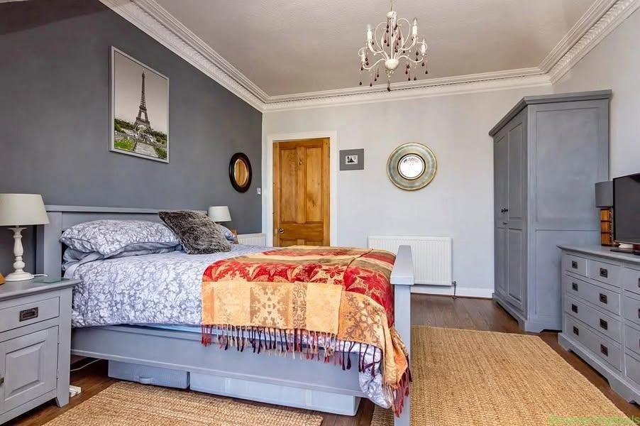 3 beds 1 bath Flat