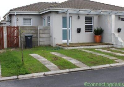 3 Beds 1 Bath House in Cape Town