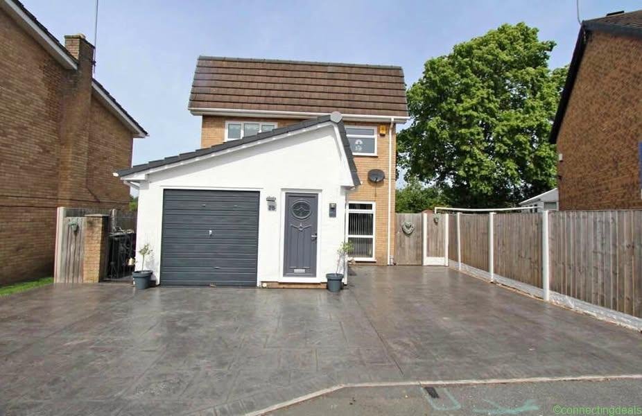 3 Beds 1 Bath – House