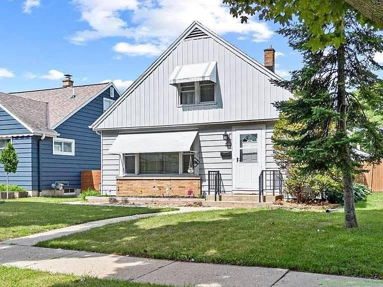 3 Beds 1 Bath – House