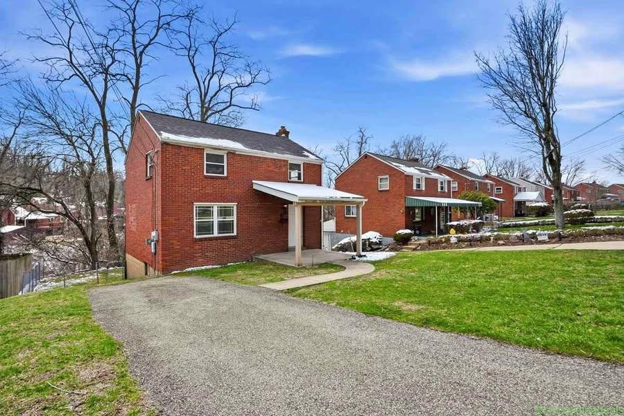 3 Beds 1 Bath – House