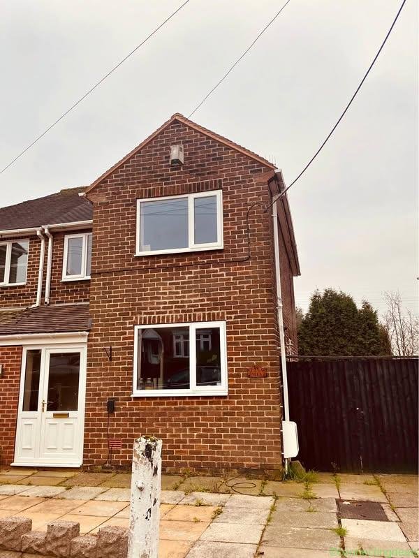 3 beds 1 bathroom – House