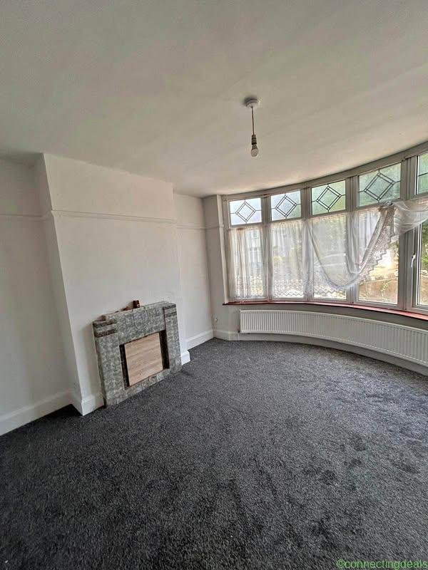 3 beds 1 bathroom – House