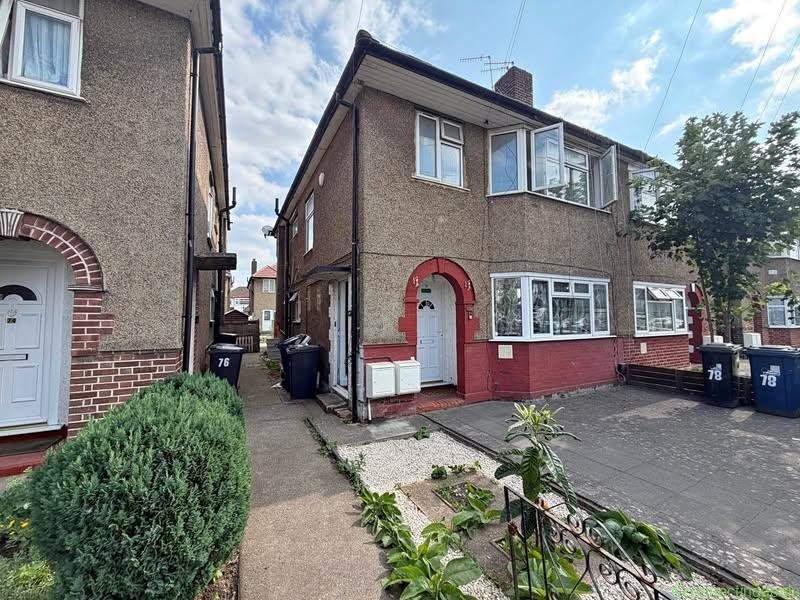 3 beds 1 bathroom – House
