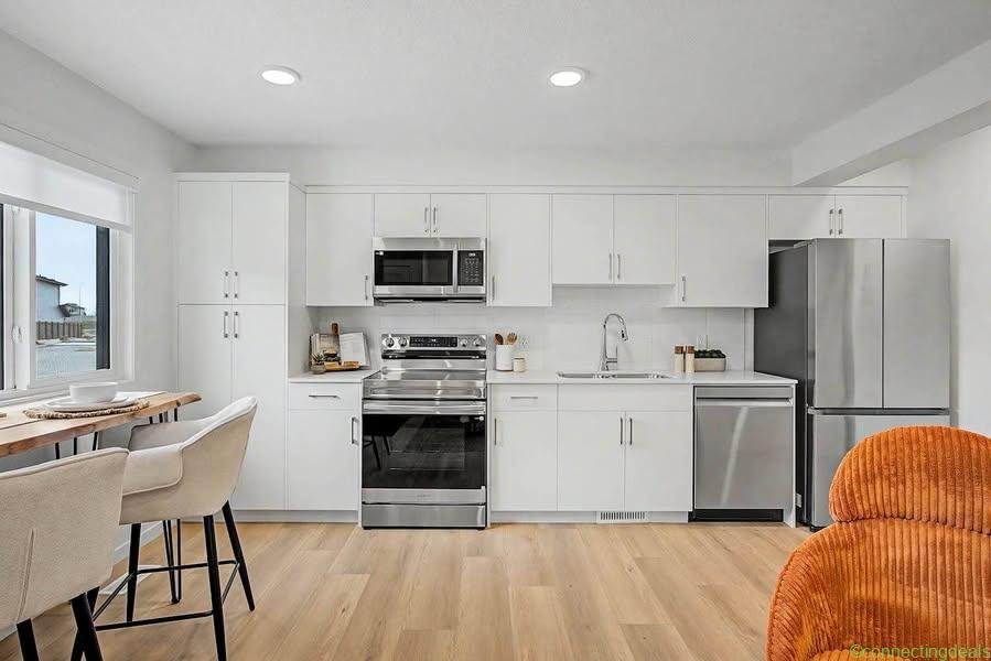3 Beds 2.5 Baths – Townhouse