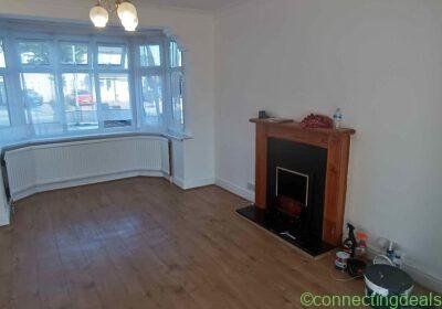 3 beds 2 bathrooms – House in London