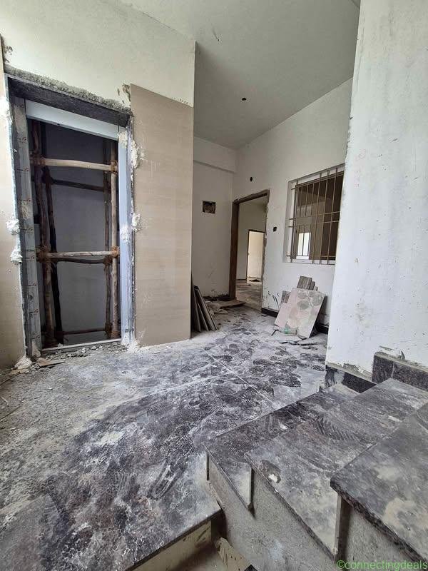 3 Beds 2 Baths – Apartment