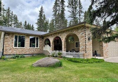 3 Beds 2 Baths - House in Calgary