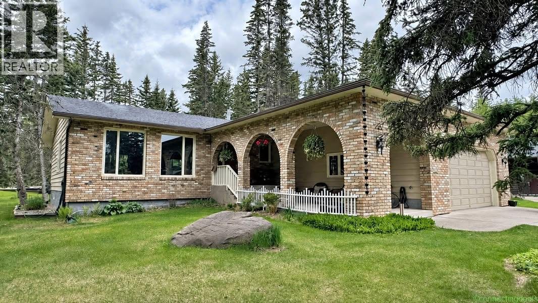 3 Beds 2 Baths – House