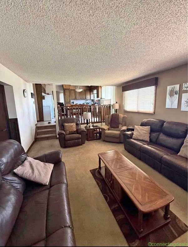 3 Beds 2 Baths – House