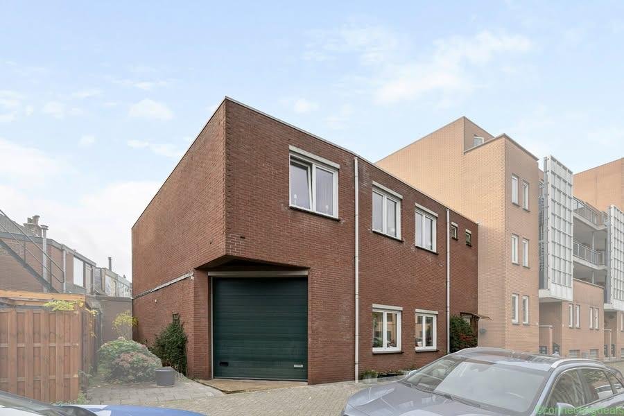3 Beds 2 Baths House