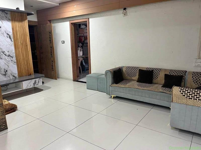 3 beds 3 bathrooms – Flat