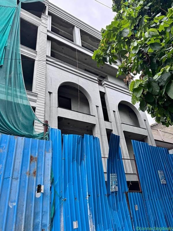3 beds 3 bathrooms – Flat