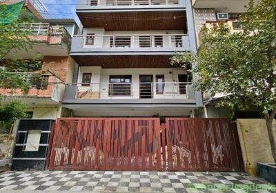 3 beds 3 bathrooms – Flat in Delhi