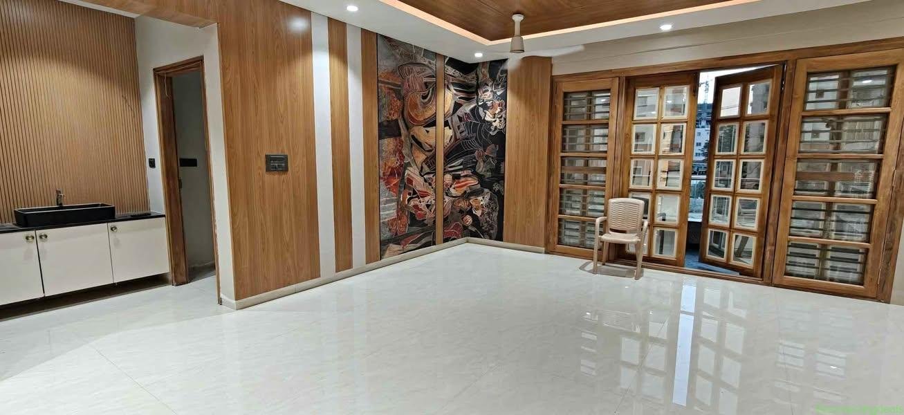 3 Beds 3 Baths – Apartment