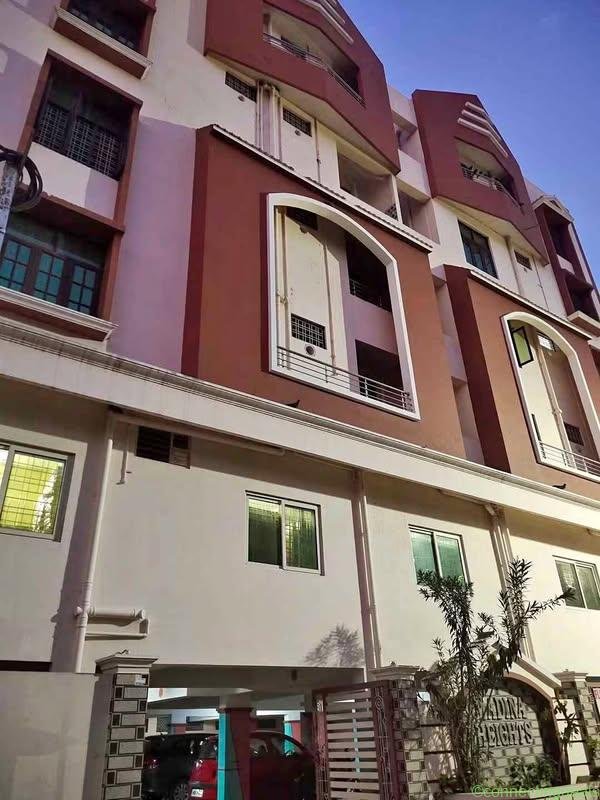 3 Beds 3 Baths – Apartment