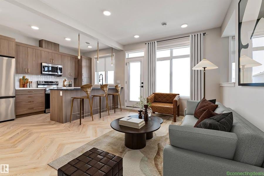 3 Beds 3 Baths Townhouse