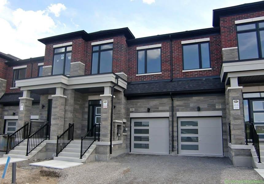 3 Beds 3 Baths Townhouse