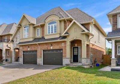 3 Beds 3 Baths Townhouse in Toronto