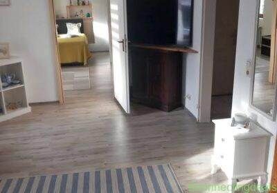 3 zimer wohnung mit Größe Terasse in Frankfurt