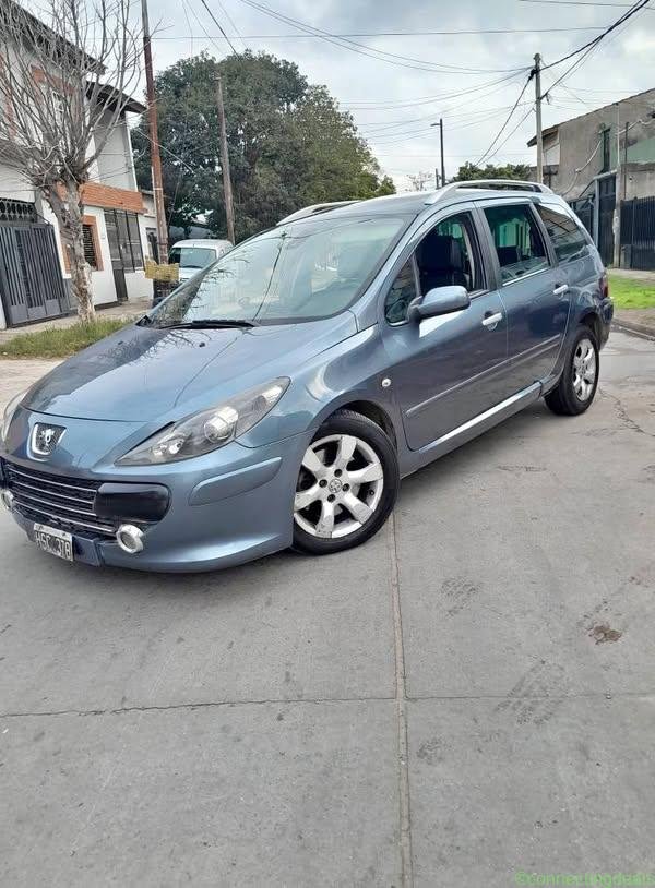 307 full le funciona todo. Titular. Al día.