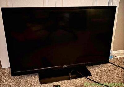 Free ad: 32 inch tv in Chicago. 32 inch tv in Chicago