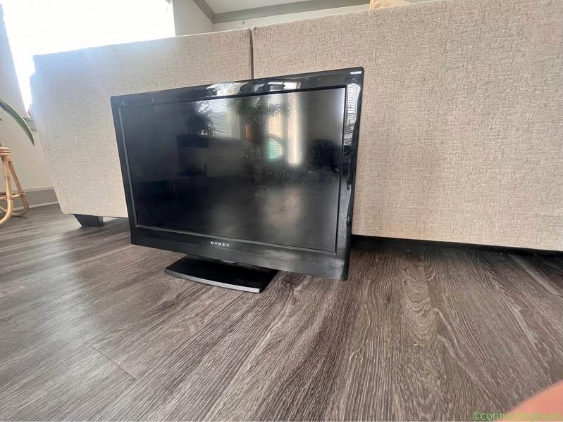 32″ TV