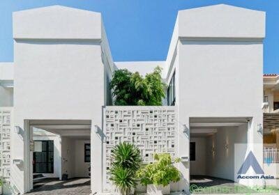 4 Bedroom Modern Home Fully Furnished, Pet in Bangkok