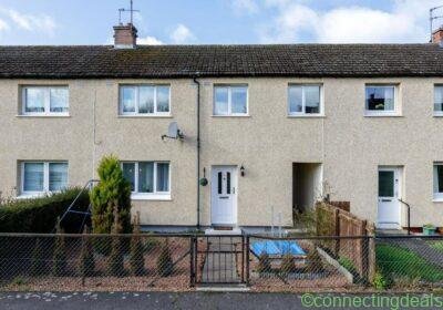 Free ad: 4 beds 1 bath Flat in Edinburgh. 4 beds 1 bath Flat in Edinburgh