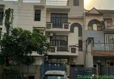 4 Beds 2 Baths - Apartment in Delhi
