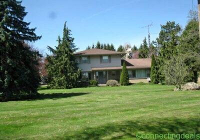 Free ad: 4 Beds 3 Baths House in Toronto. 4 Beds 3 Baths House in Toronto