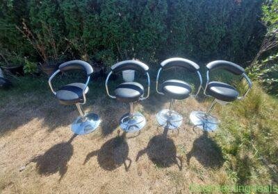 Free ad: 4 x bar stools in Vancouver. 4 x bar stools in Vancouver