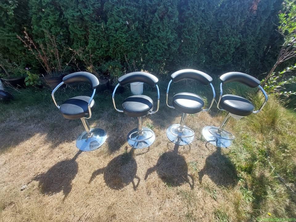 4 x bar stools