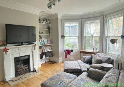 5 beds 1.5 baths Flat in Halifax