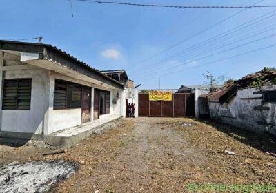 Free ad: 5 beds 3 bathrooms in Surabaya. 5 beds 3 bathrooms in Surabaya