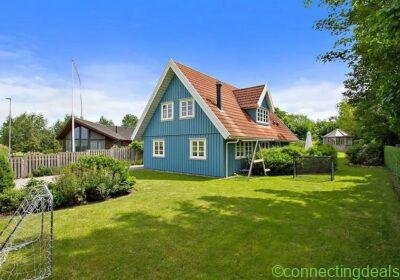 Free ad: 5 Beds 3 Baths House in Copenhagen. 5 Beds 3 Baths House in Copenhagen