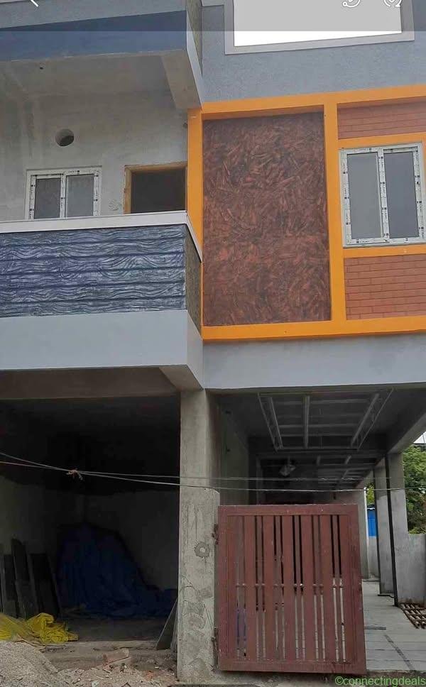 5 Beds 5 Baths – House