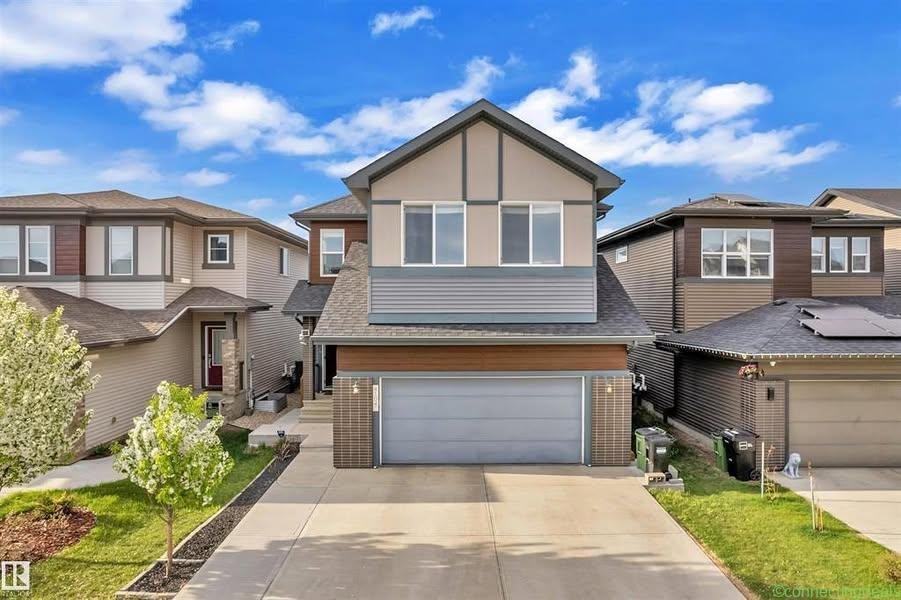 6 Beds 4 Baths House