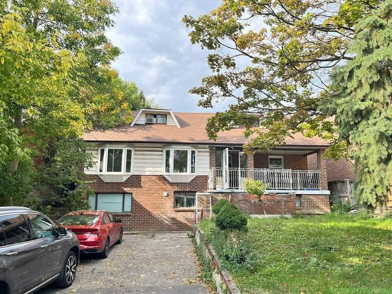 9 Beds 3 Baths House
