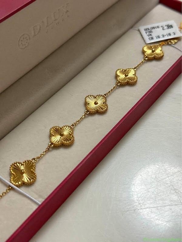 916 gold VCA design bracelet
