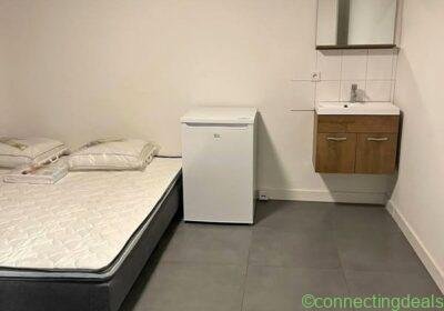 Free ad: A furnished bedroom for a couple for rent in in Rotterdam. A furnished bedroom for a couple for rent in in Rotterdam