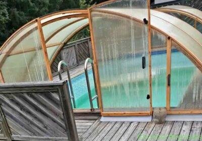 Free ad: Äldre pooltak säljes - hämtas senast fredag in Stockholm. Äldre pooltak säljes - hämtas senast fredag in Stockholm