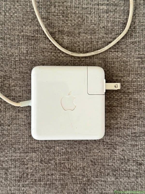 Apple 60 watt MagSafe Adapter Mac Book Pro Charger