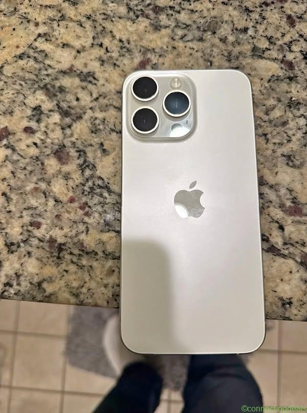 Apple iPhone 15 Pro Max 256GB Silver Unlocked