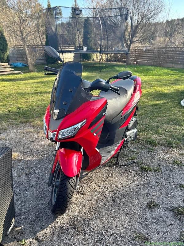 Aprilia sxr 50