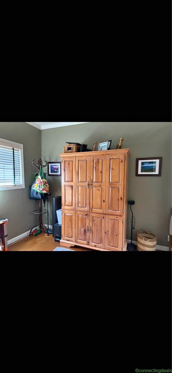 Armoire desk